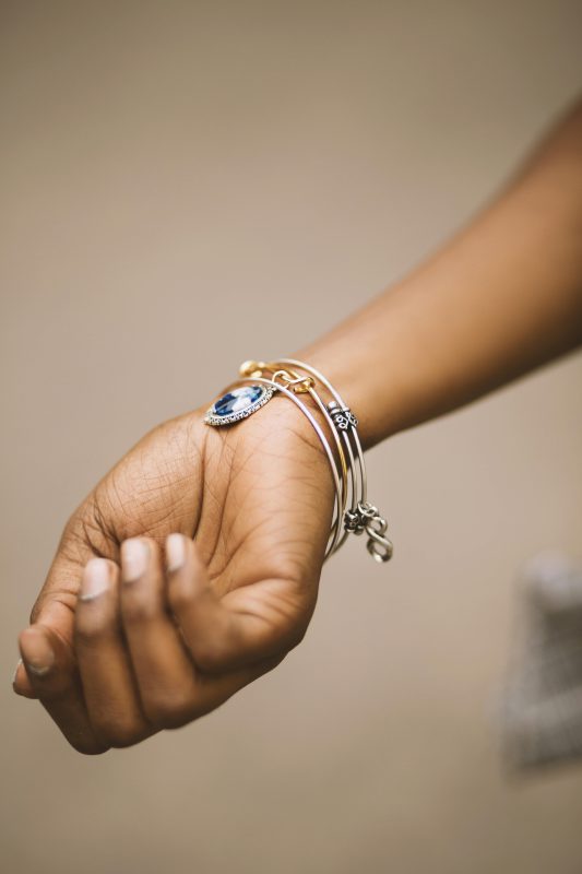 comment ouvrir un bracelet jonc