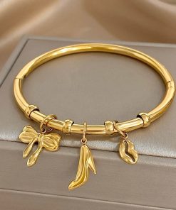 bracelet jonc charms